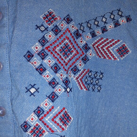 Collections Etc Large Aztec Embroidered Chambray Popover Blouse-Roll Tab Sleeve - Picture 4 of 9